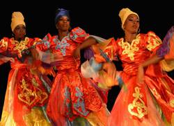 conjunto-folklorico-nacional-de-cuba-y-sus-mujeres-una-relacion-apasionante