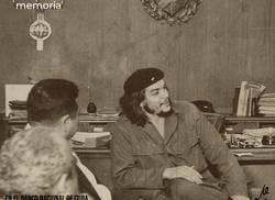 che-guevara-en-el-banco-nacional-de-cuba-imagenes-en-la-memoria