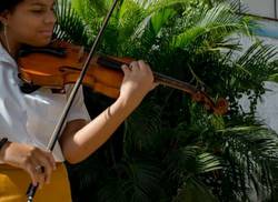 a-beneficial-and-suggestive-cuban-music-festival-for-fretted-strings