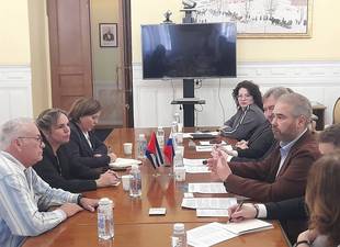 asiste-delegacion-cubana-a-presentacion-de-la-academia-euroasiatica-de-artes-cinematograficas-en-moscu