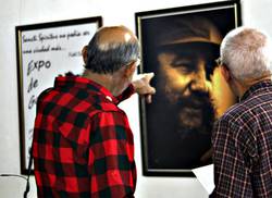 exposicion-fotografica-en-ciudad-cubana-rinde-homenaje-a-fidel-castro