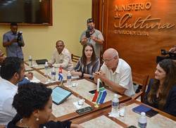 sudafrica-y-cuba-intercambian-con-miras-a-estrechar-sus-lazos-culturales