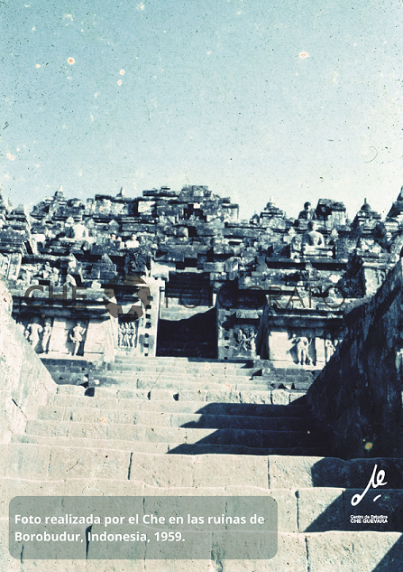 Foto realizada por el Che en las ruinas de Borobudur, Indonesia, 1959