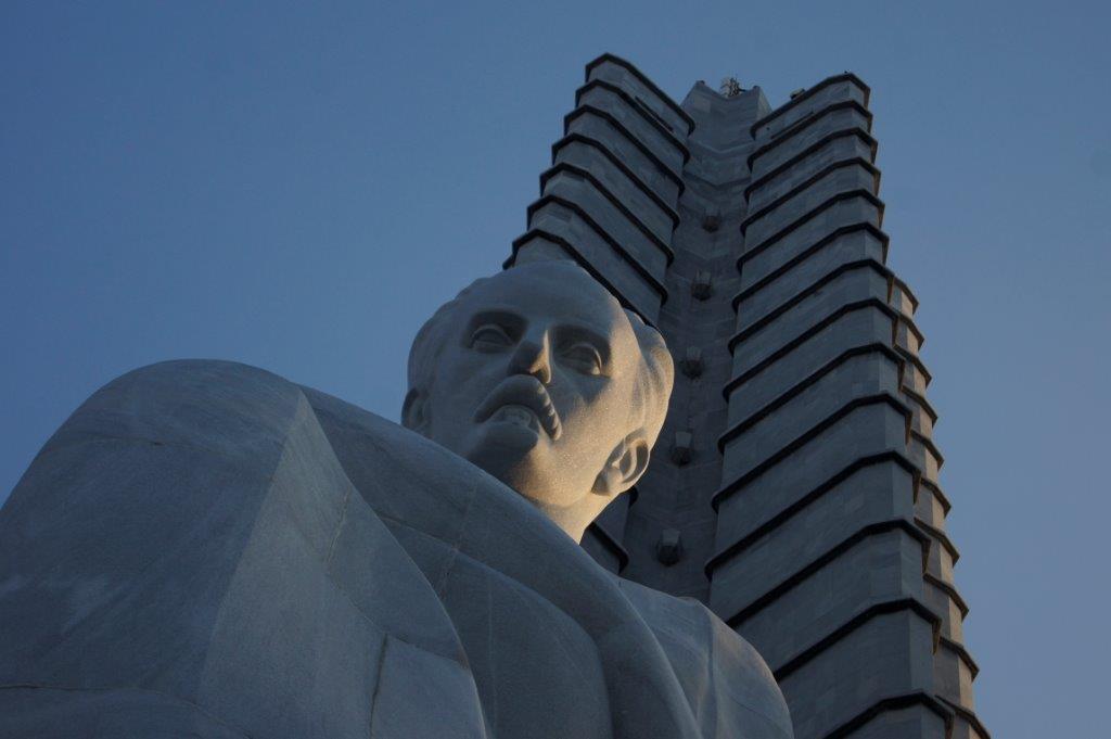 abel-prieto-tenemos-que-evitar-que-marti-sea-el-busto-sea-el-que-esta-encaramado-en-un-pedestal