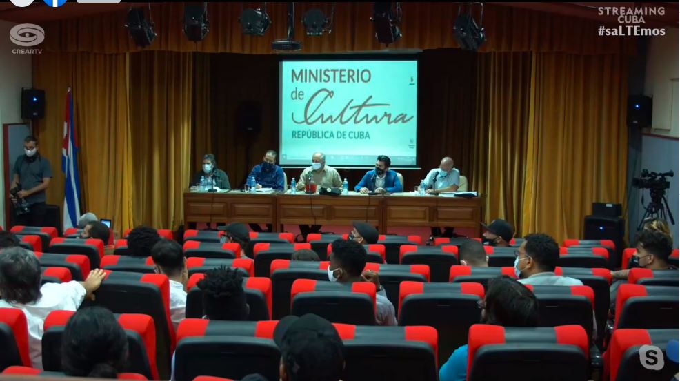 trasmision-en-vivo-desde-el-ministerio-de-cultura