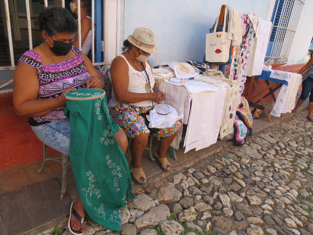 una-trinidad-reluciente-en-las-celebraciones-durante-su-49-semana-de-la-cultura