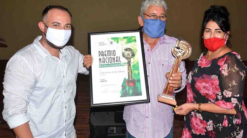 distinguidos-artistas-de-cienfuegos-con-premio-nacional-de-cultura-comunitaria