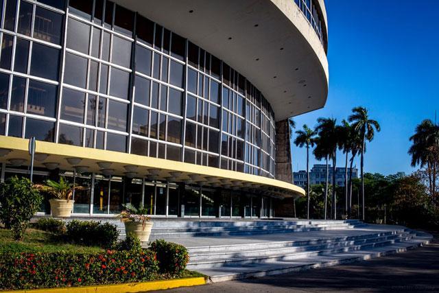 teatro-nacional-de-cuba-65-anos-defendiendo-la-patria-desde-el-arte