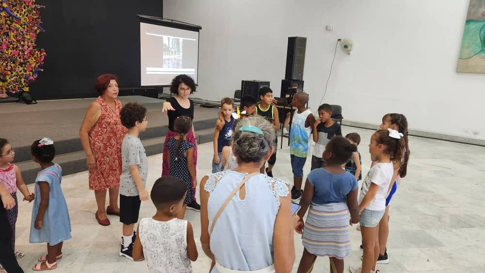 canta-baila-juega-y-aprende-con-la-musica-taller-musical-en-la-casa-de-las-americas