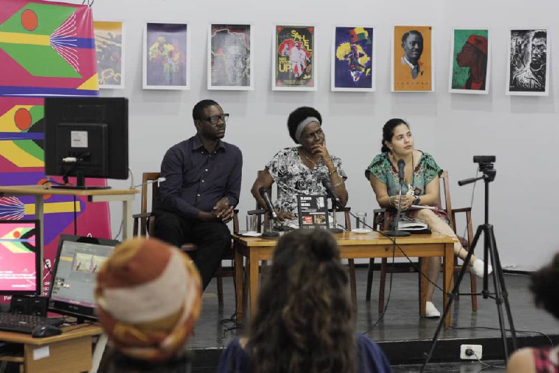 presentan-libro-blanco-sobre-negro-sobre-representaciones-culturales-de-las-personas-negras-y-su-impacto-en-los-discursos-sobre-raza-y-racismo