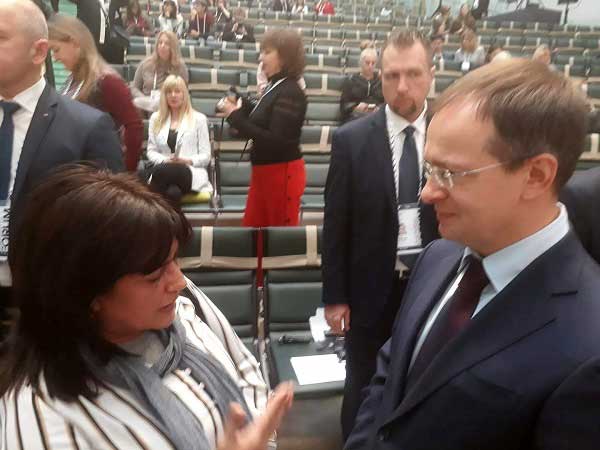 vicetitular-del-mincult-intercambia-con-ministro-de-cultura-de-rusia-en-foro-cultural-de-san-petersburgo