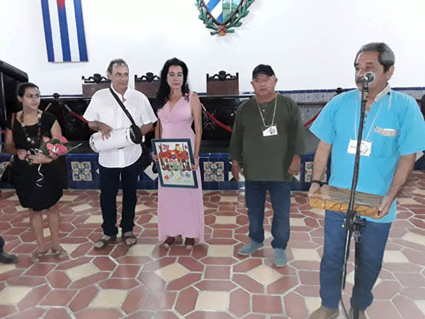 con-agasajo-a-personalidades-de-la-cultura-comenzo-en-santiago-de-cuba-festival-santiago-alvarez