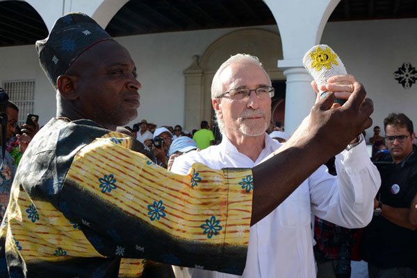 desfilan-agrupaciones-artisticas-participantes-en-festival-del-caribe