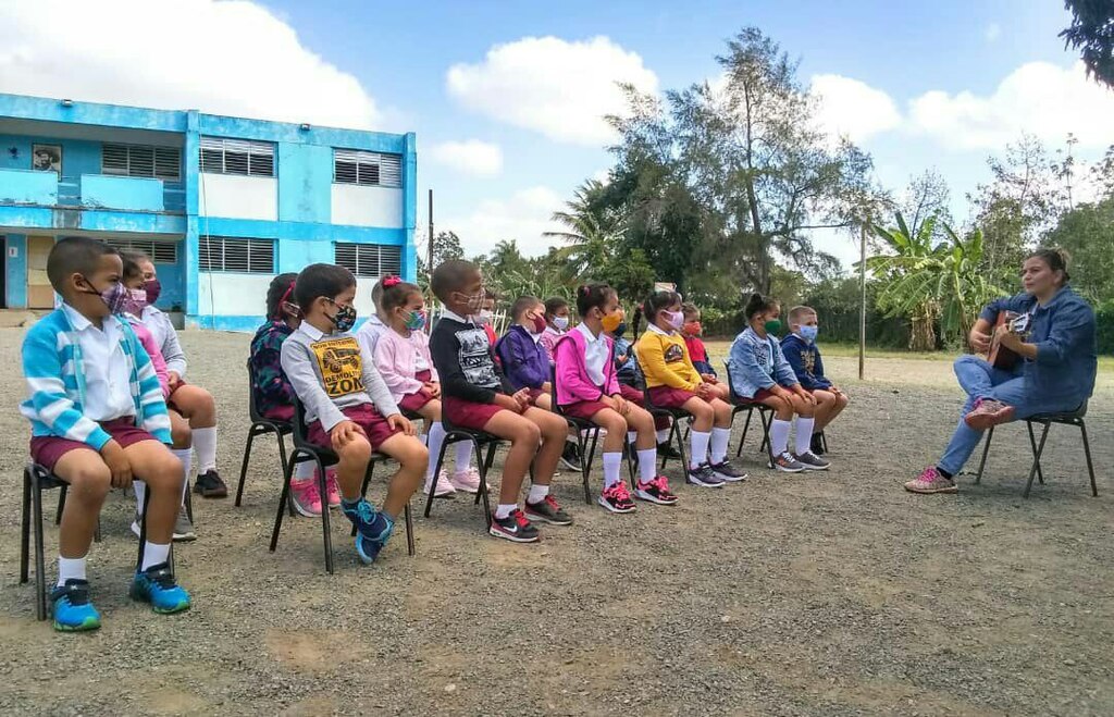 inculcar-amor-por-las-artes-prioridad-de-instructora-de-musica-en-cienfuegos