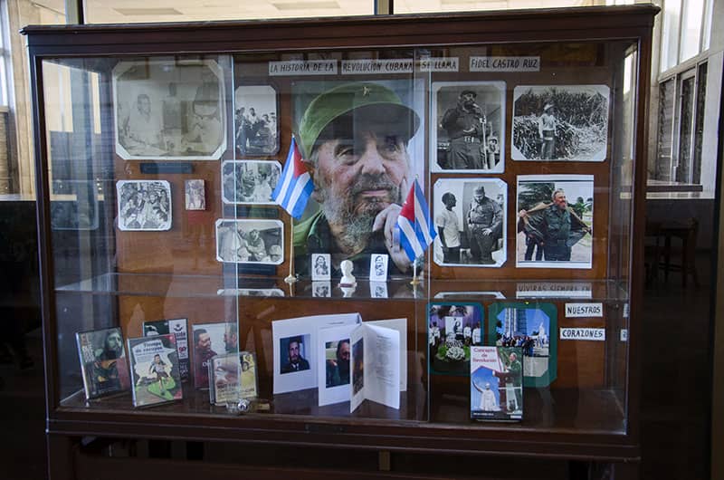 la-biblioteca-nacional-realiza-homenaje-a-fidel-castro-ruz