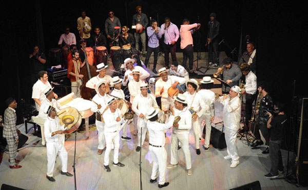 presentacion-de-lujo-en-santiago-de-cuba-con-la-fusion-de-jazz-rumba-y-conga