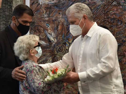 recibe-graziella-pogolotti-orden-jose-marti-de-manos-del-presidente-cubano-miguel-dias-canel-bermudez