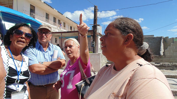 trabajadores-del-sindicato-de-la-cultura-entregan-donativos-a-damnificados-en-regla